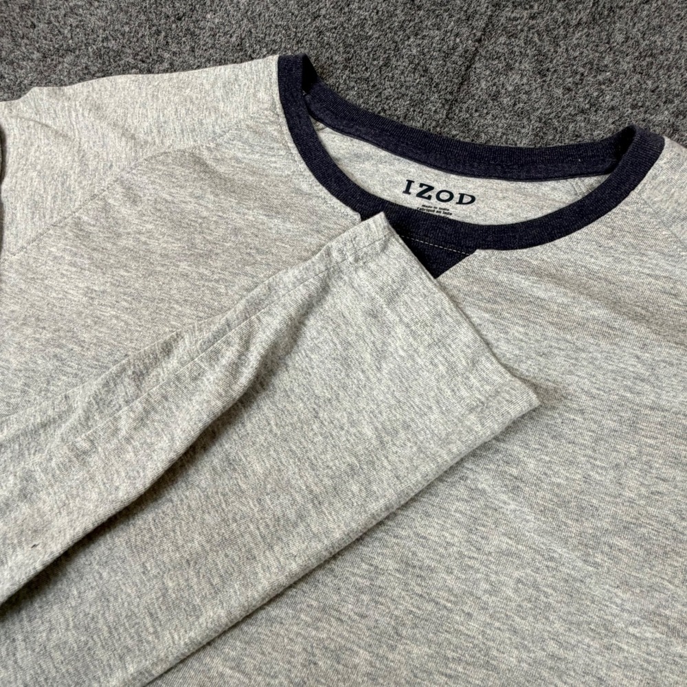 IZOD Mens Long Sleeve Shirt Gray Heather Navy Ringer Neck Raglan Tee Size Large‎